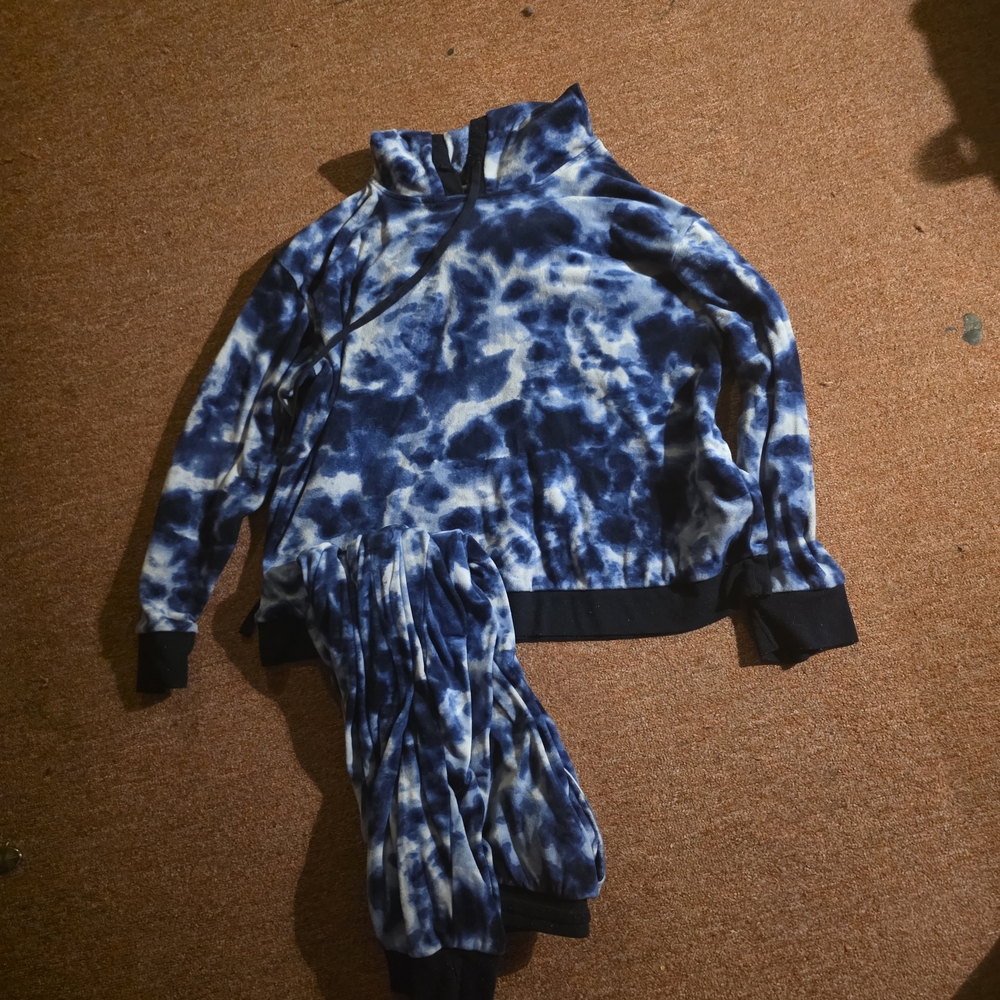 Cuddl Duds Blue Tie-Dye Pajama Set